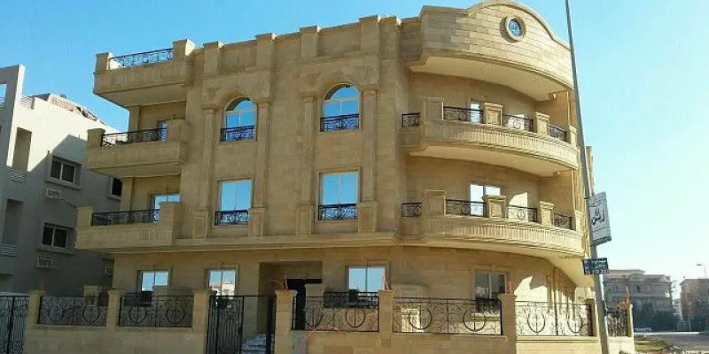 The Location Of La Mirada From Grand Plaza