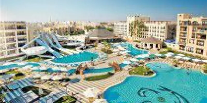 أين تقع قرية لاجون أركو الساحل الشمالي؟