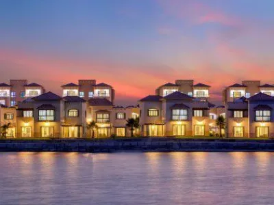 What are the features that make The Groove one of the major resorts in El Ain El Sokhna?