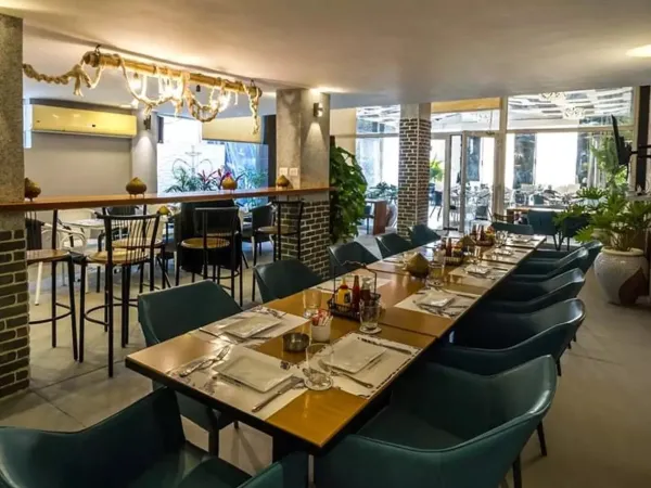 أحصل على محل في بيفرلي هيلز الشيخ زايد بمساحة 450 متراً