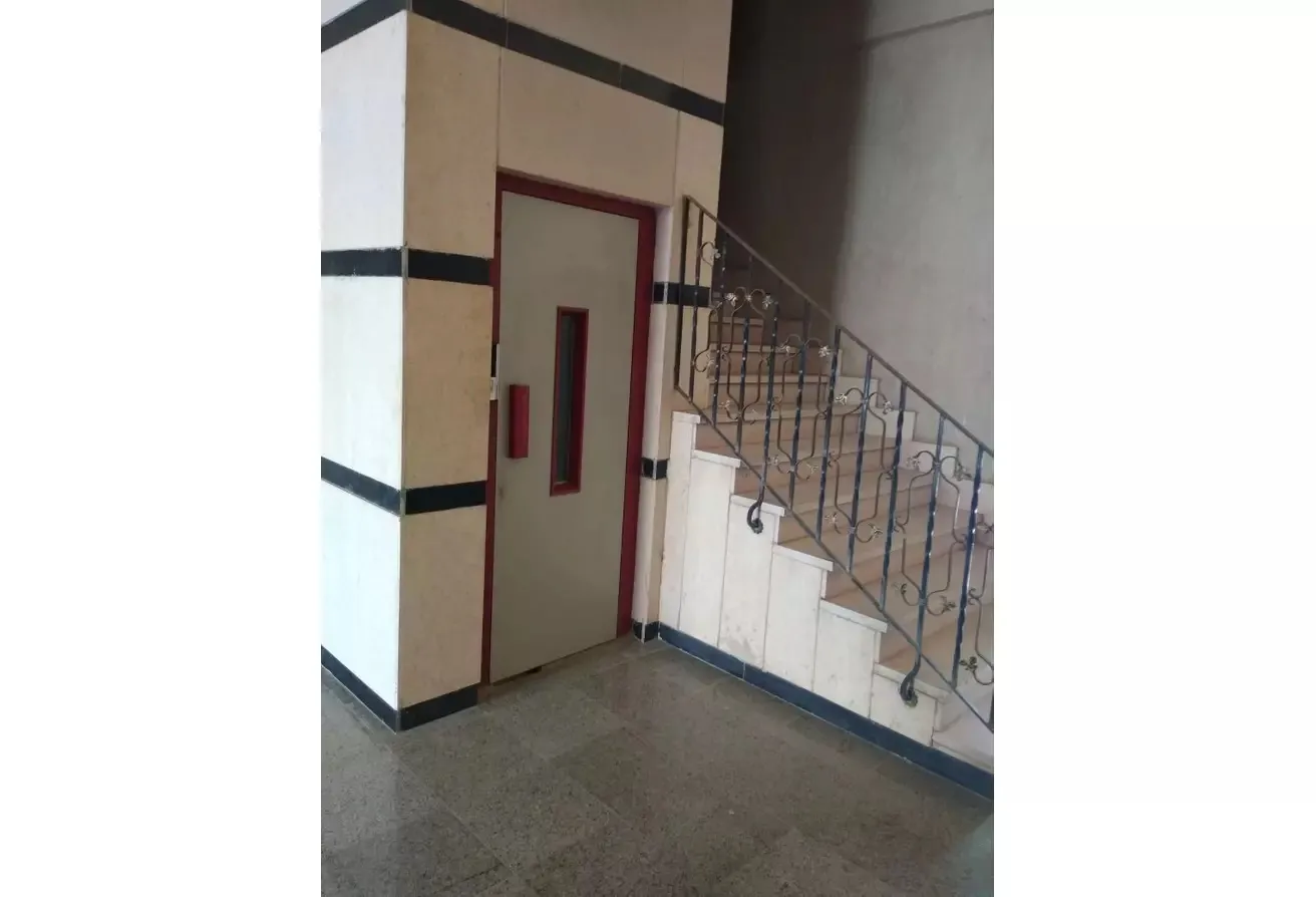 باقل من سعر السوق، محل في بيفرلي هيلز 59م تشطيب كامل