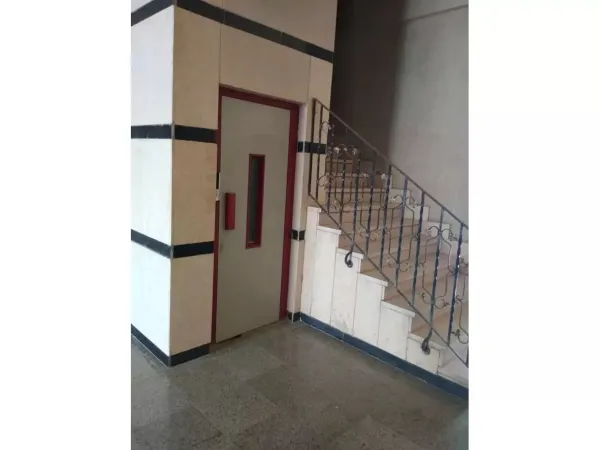 للبيع بالتقسيط محل 39 متراً أرضي في بيفرلي هيلز