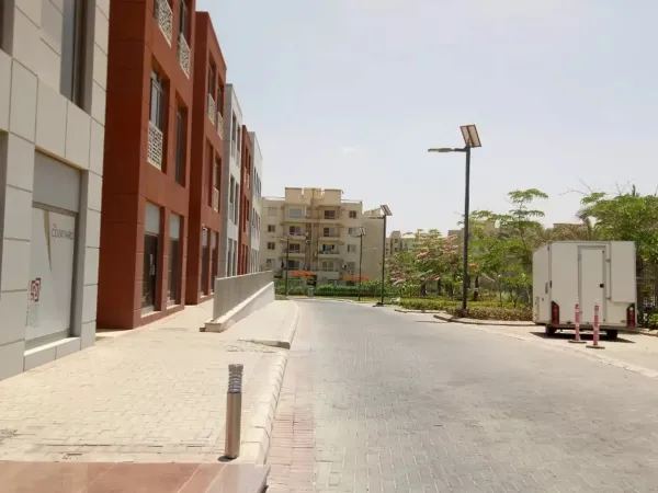 محل في مول بالشيخ زايد بتسهيلات في السداد بمساحة 195 متراً