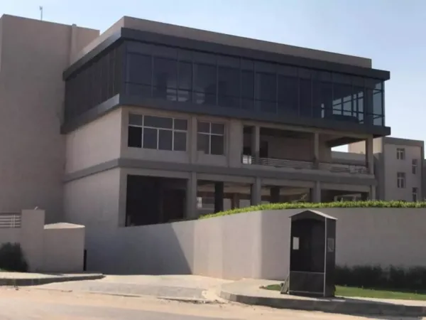 تفاصيل عن محل في الشيخ زايد بمساحة 69 متراً