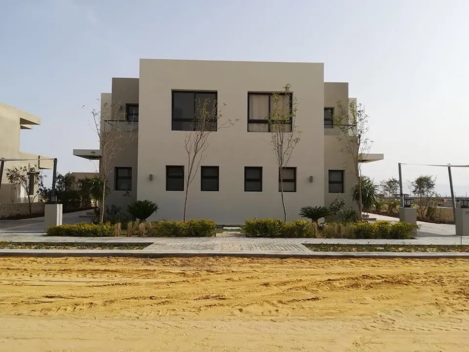 إمتلك فيلا في ازها العين السخنة تبدأ من 220 متراً