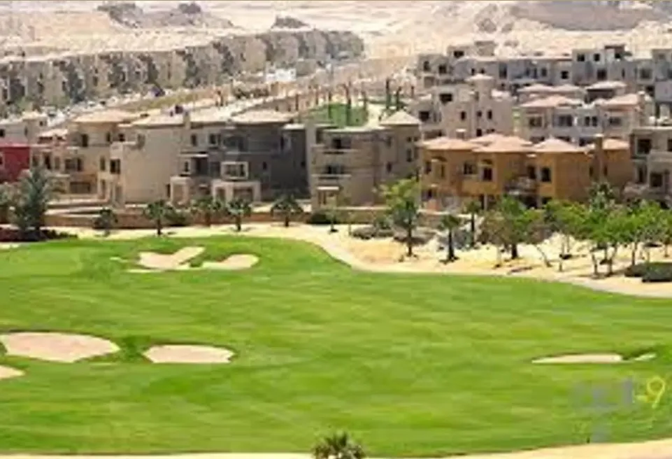 فرصة عظيمة تاون هاوس  318متر للبيع فى جولف فيوز بالم هيلز