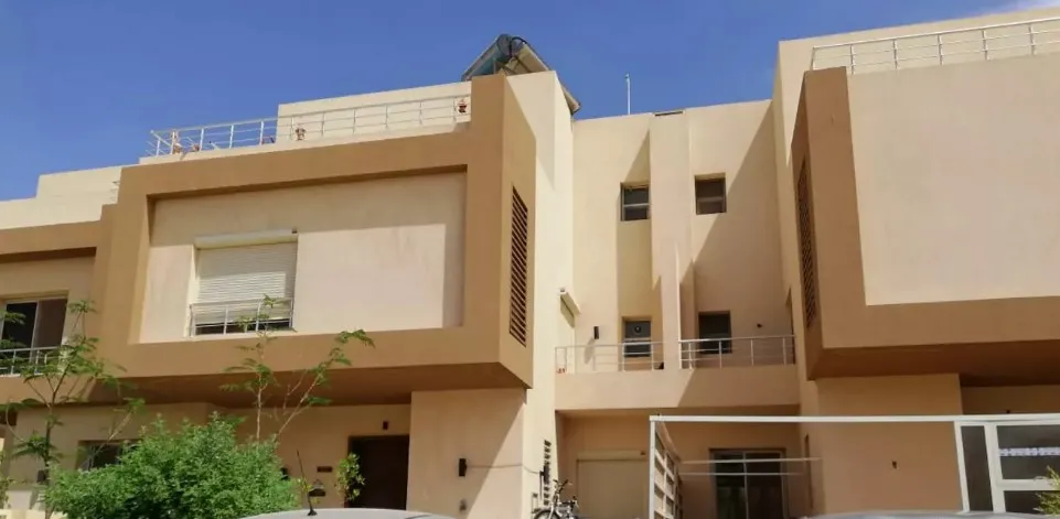 بسعر مغري تاون هاوس 283 م في جراند هايتس 6 أكتوبر فيو رائع