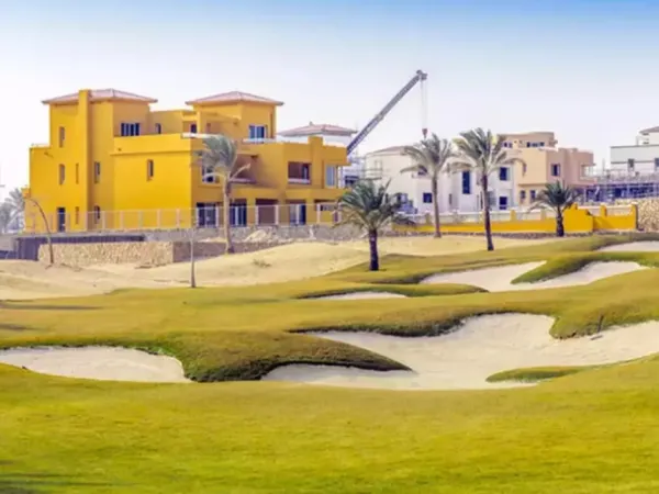 تاون هاوس رائع 285 م للبيع في موقع مميز جدا داخل جولف فيوز بالم هيلز