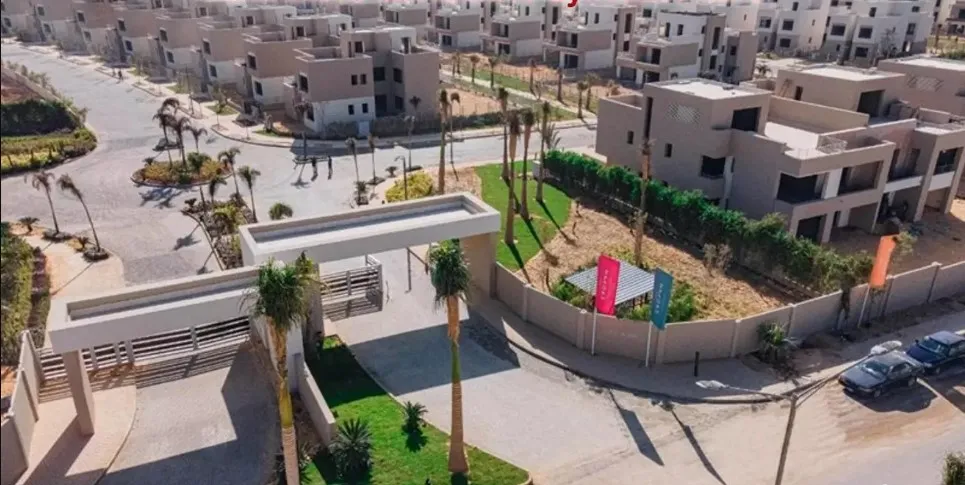 اميز تاون هاوس للبيع في كمبوند ذا كراون 6 أكتوبر بمساحة 210 متر