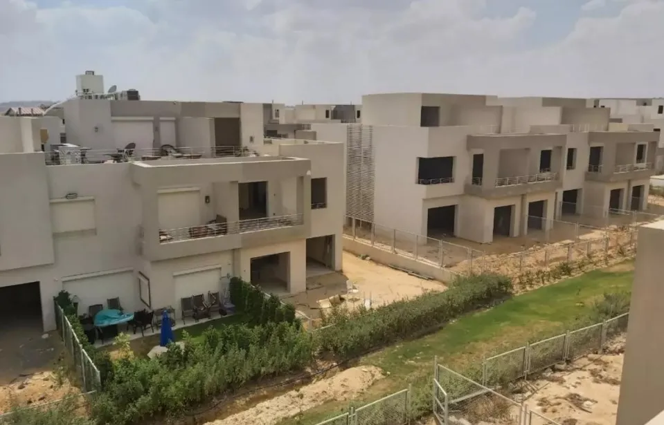 بمساحة 356 متر تاون هاوس للبيع في وودفيل