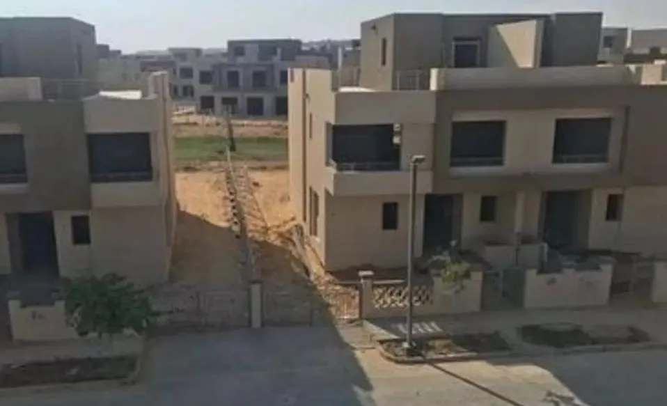 بمساحة 356 متر تاون هاوس للبيع في وودفيل