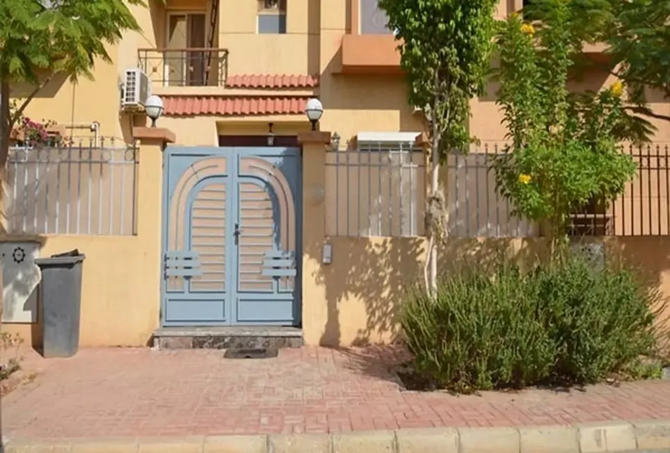 أغتنم فرصة السكن الراقى بأكتوبر كمبوند ريحانه تشطيب الترا لوكس ومساحة 240 متر