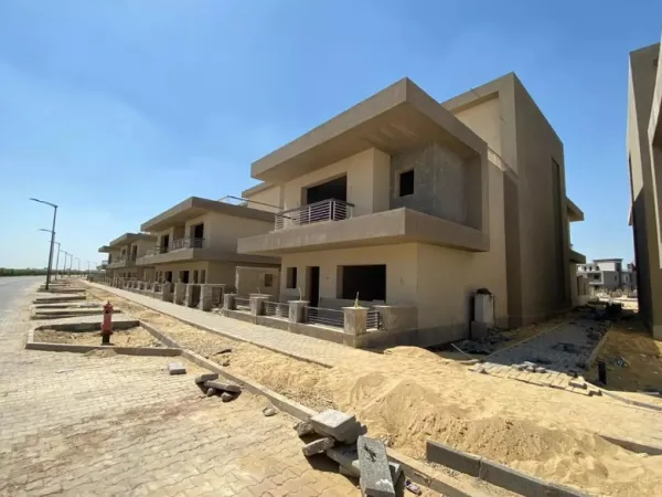 استلام فوري لتاون هاوس بمساحة 628 متر في كمبوند نيو جيزة