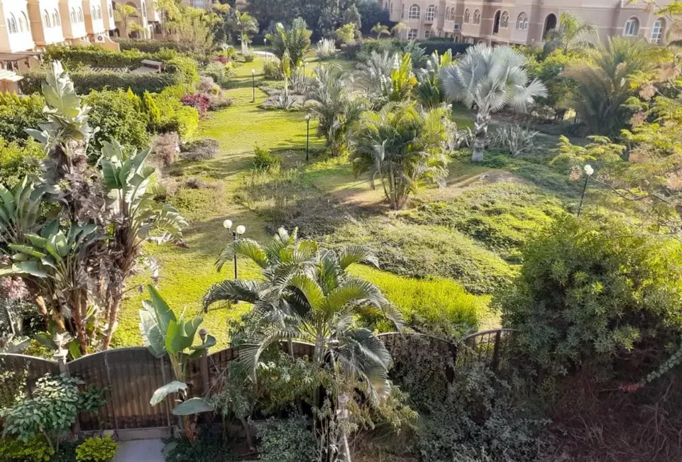 باقل من سعر السوق، تاون هاوس في كمبوند ويست هايتس 300 م تشطيب كامل