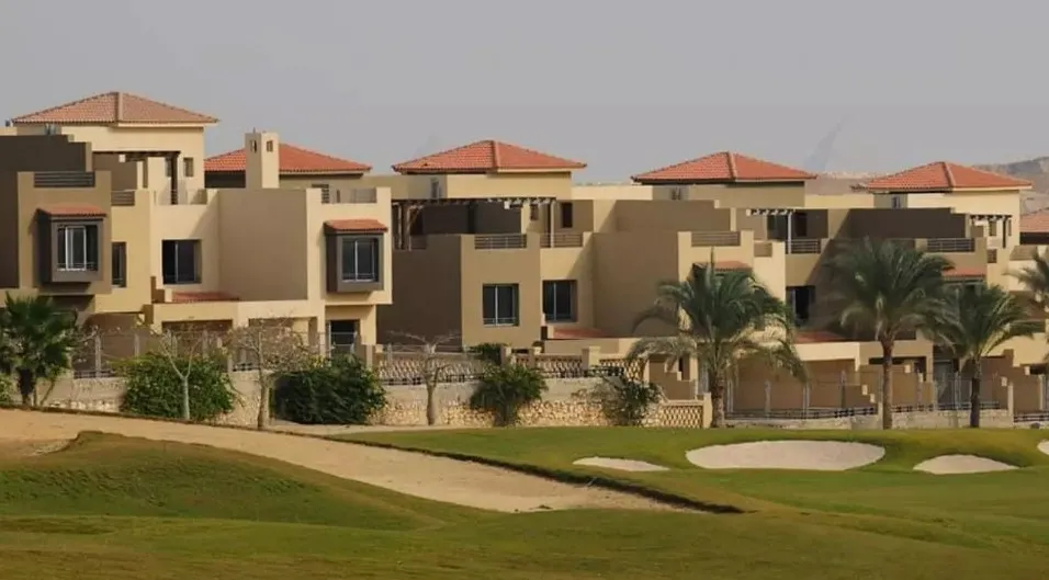 بسعر مغري تاون هاوس 400 م في جولف فيوز 6 أكتوبر فيو رائع