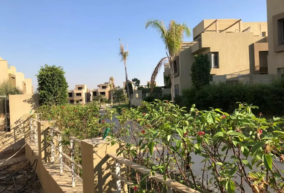 بمساحة 265 متر عقارات للبيع في بالم فالي
