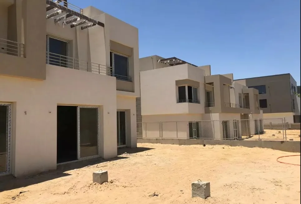 بسعر مغري تاون هاوس 271 مفي كمبوند بالم فالي أكتوبر فيو رائع