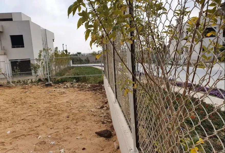 تاون هاوس جاهز للاستلام في كمبوند وودفيل نصف تشطيب