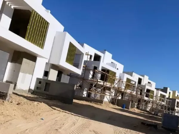 اميز تاون هاوس للبيع بكمبوند جولز بمساحة 252 متر