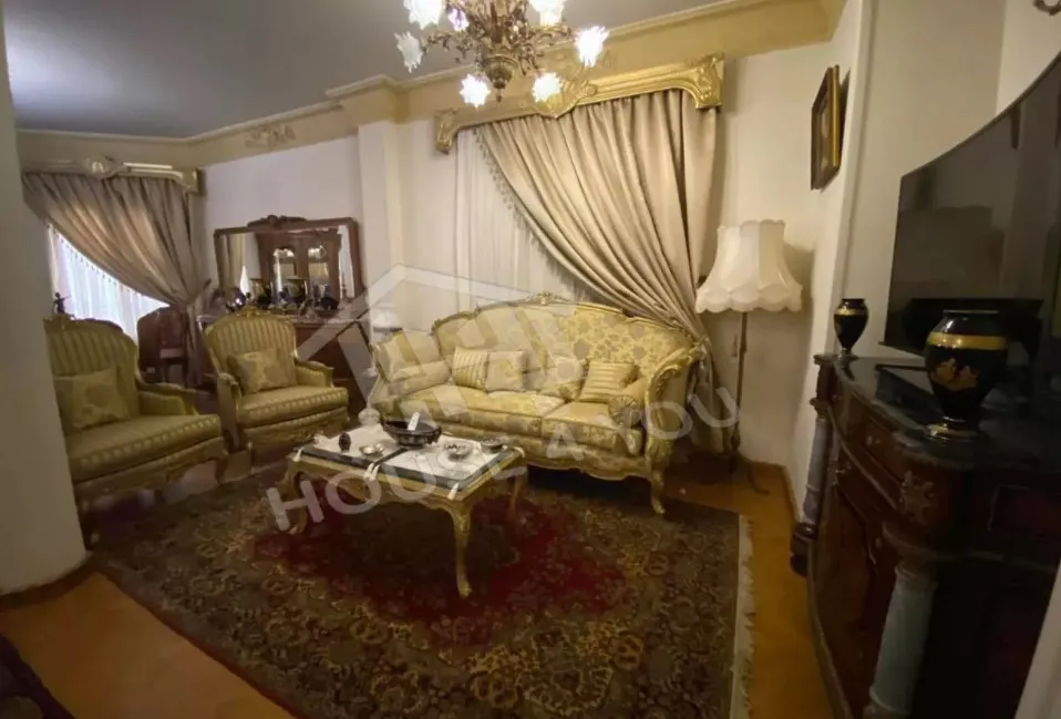 تاون هاوس رائع  330 م للبيع في موقع مميز جدا داخل كمبوند مينا جاردن سيتي
