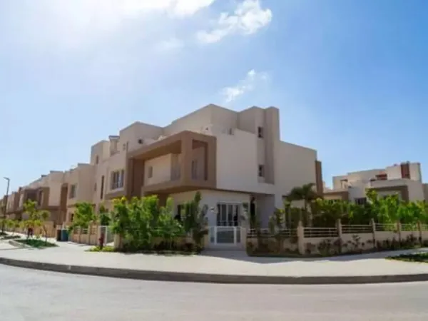 عرض متميز تاون هاوس 285 متر للبيع في جراند هايتس أكتوبر بموقع مميز