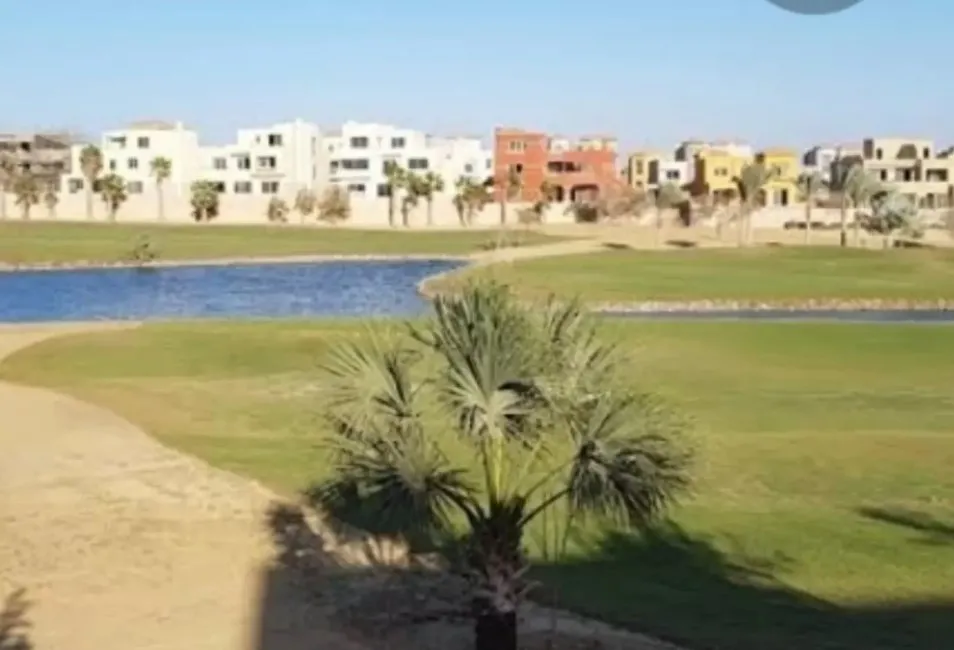 باقل من سعر السوق، تاون هاوس في Golf-Views 360 م بدون تشطيب