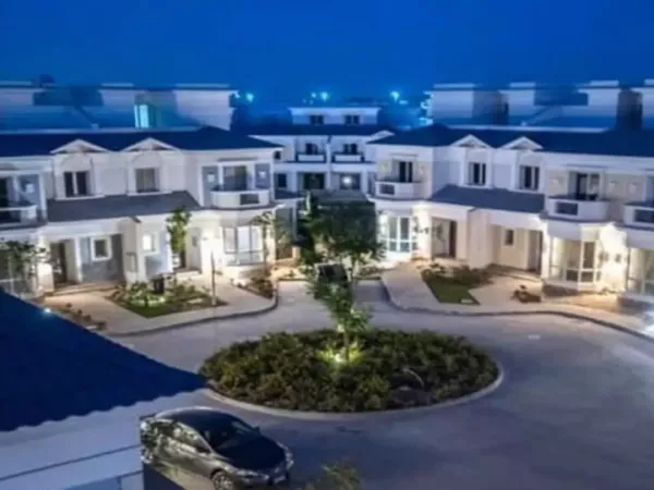 عرض متميز تاون هاوس 290 متر للبيع في كمبوند Mountain View October Parkبموقع مميز