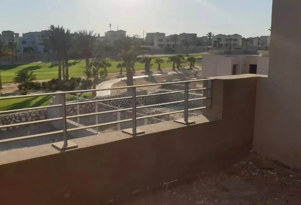 سارع بالحجز في ماونتن فيو كمبوند جولف فيوز تاون هاوس تبدأ مساحاته من 450 متر