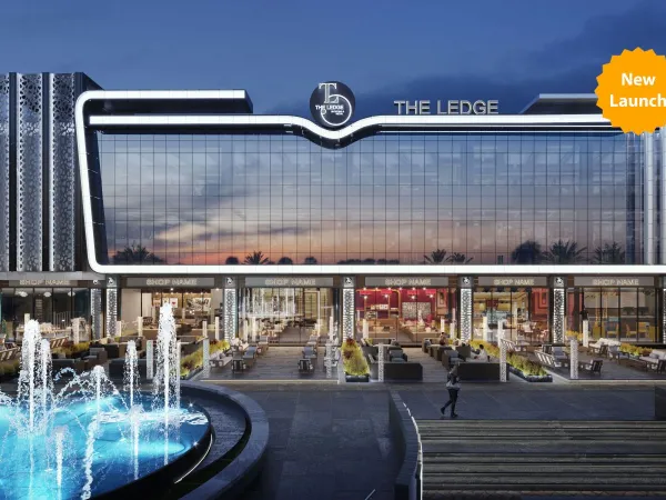 Properties for sale in The Ledge Mall New Cairo 168m²