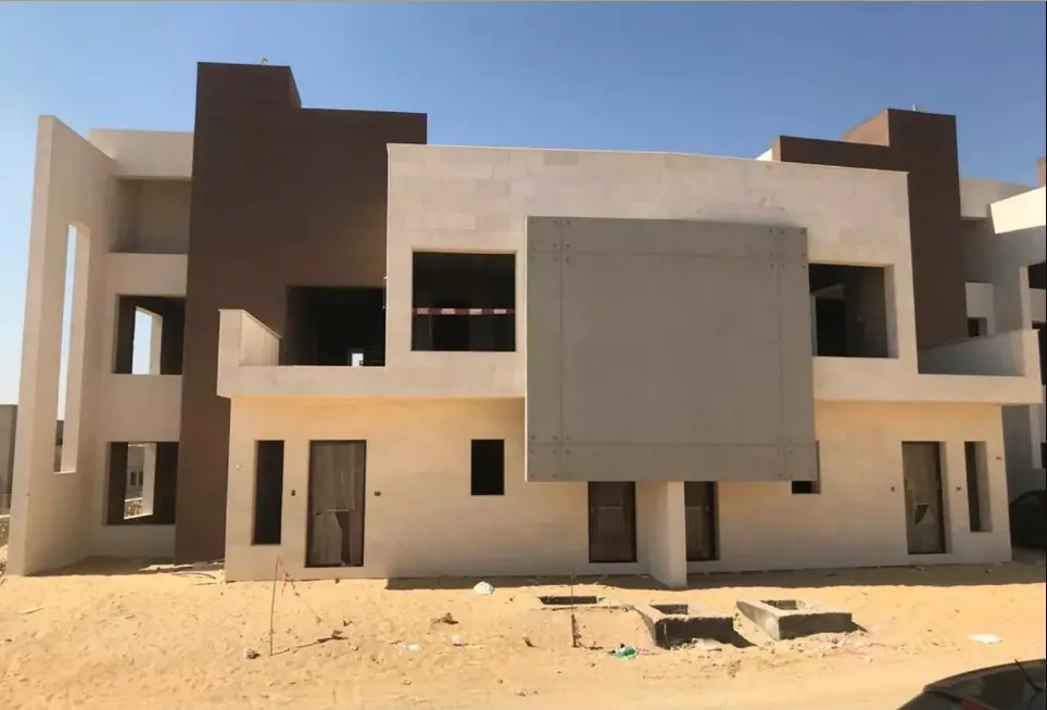 تاون هاوس تسليم فوري 382 م في كمبوند سولايا 6 أكتوبر