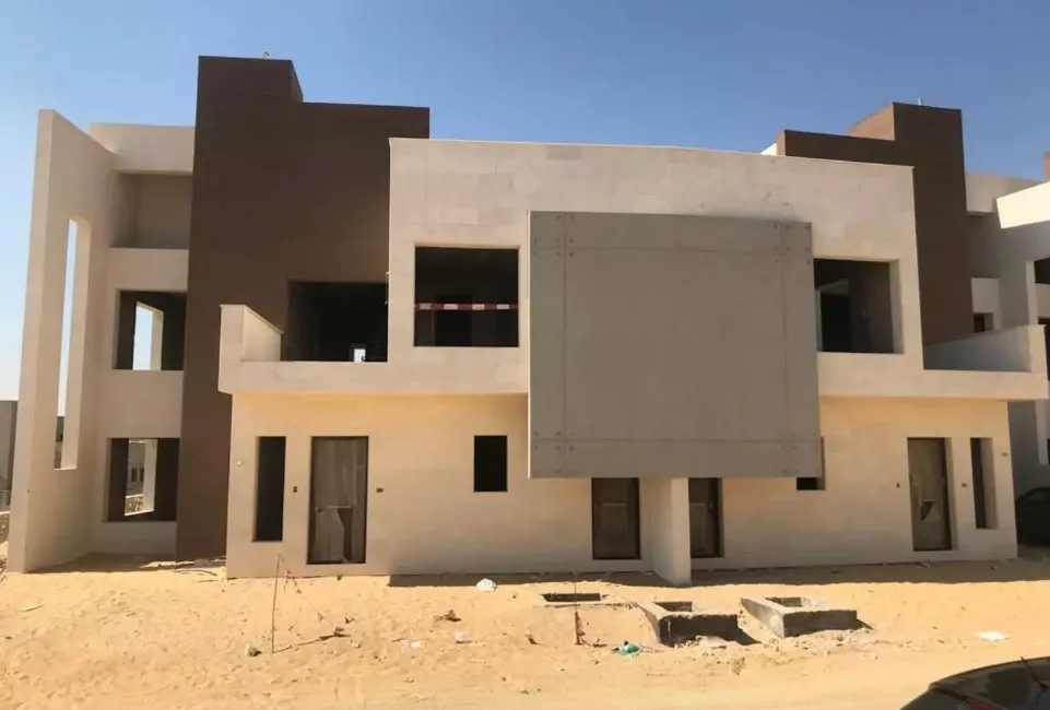 تاون هاوس تسليم فوري 382 م في كمبوند سولايا 6 أكتوبر