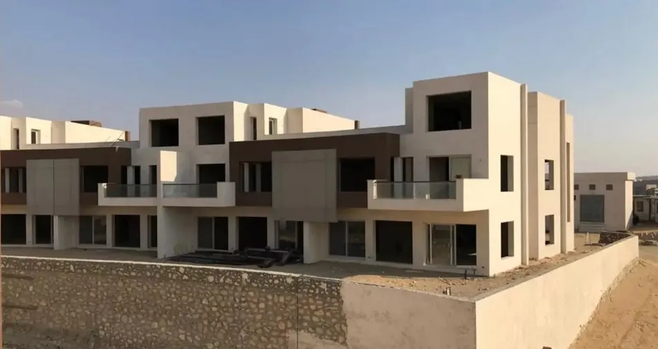 تاون هاوس تسليم فوري 382 م في كمبوند سولايا 6 أكتوبر