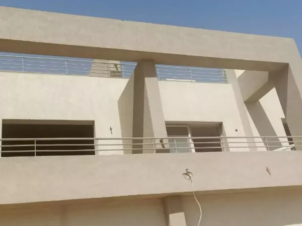 بسعر مغري تاون هاوس 267 م في كمبوند وودفيل 6 أكتوبر فيو رائع