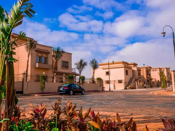 أحصل على تاون هاوس في كمبوند ريحانه 6 أكتوبر بمساحة 270 متر