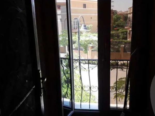 تاون هاوس جاهز للاستلام في كمبوند ويست جيت بتشطيب الترا لوكس