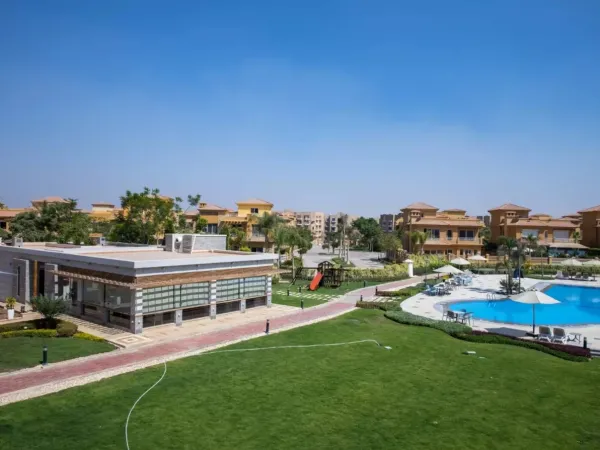 للبيع بجييرا توين هاوس 305 متراً بسعر لقطه جداا