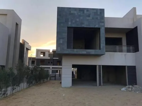 بمُقدم 10% أحصل على توين هاوس بمساحة 380 متراً في كمبوند الكارما