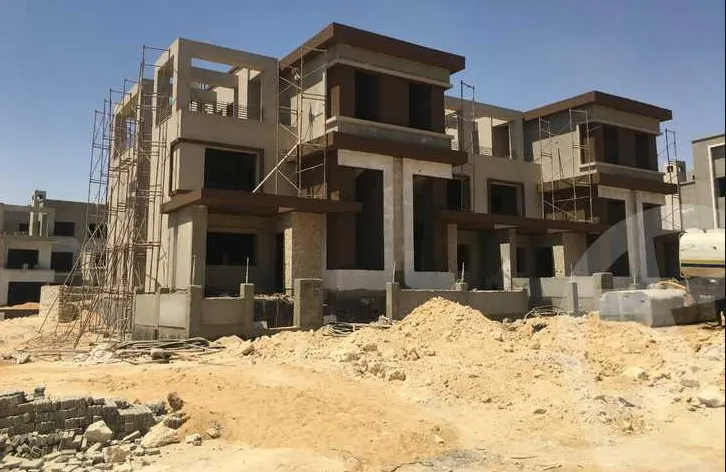 عرض متميز تاون هاوس 256 متر للبيع في كمبوند نيو جيزة 6 أكتوبر بموقع مميز