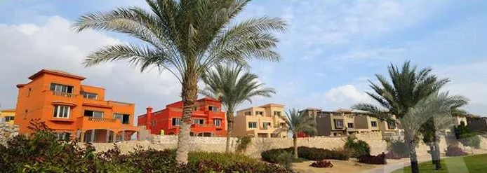سارع بالحجز في كمبوند جولف فيوز وحدات تبدأ مساحاتها من 218 متراً