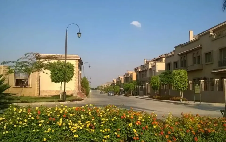 استلم واسكن وبعدين قسط ف اميز مواقع 6 أكتوبر كمبوند ريحانه