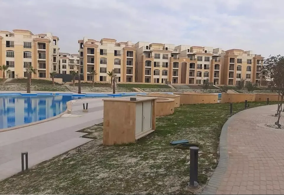 باقل من سعر السوق، بنتهاوس في ستون ريزيدنس التجمع 220 م نصف تشطيب
