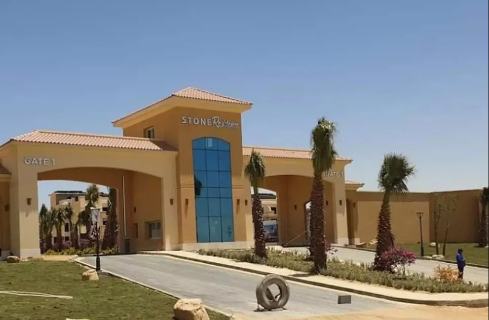 باقل من سعر السوق، بنتهاوس في ستون ريزيدنس التجمع 220 م نصف تشطيب