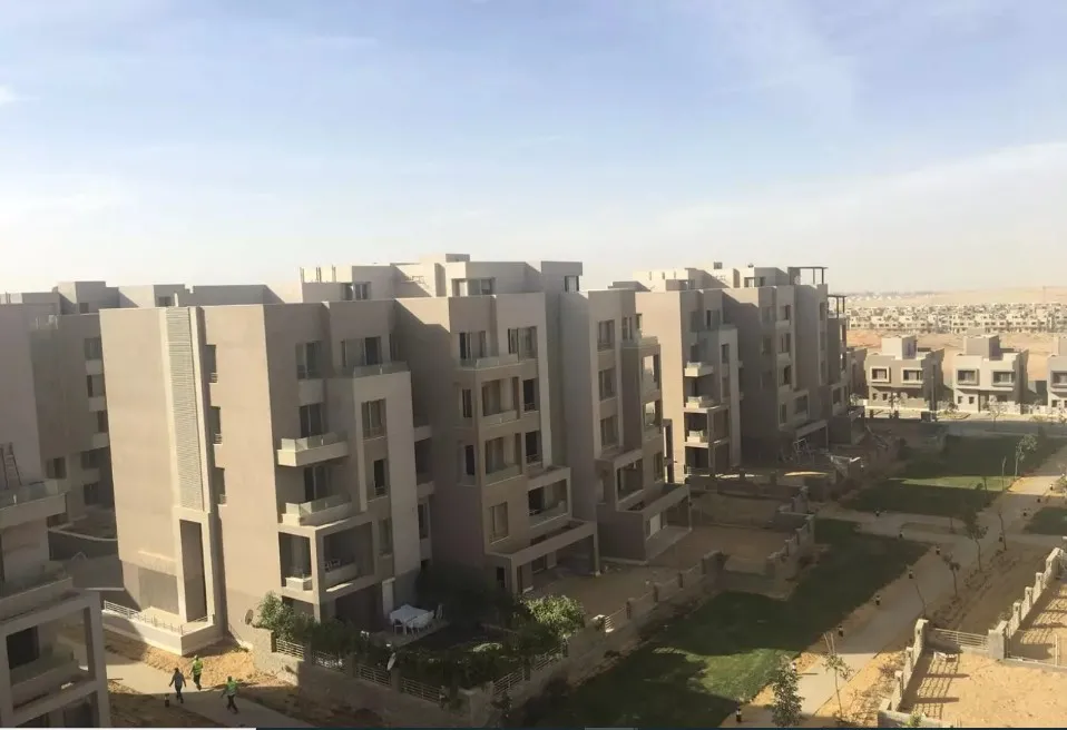 استثمر فى وحده مساحه 245 م في فيلدج جاردنز القطامية