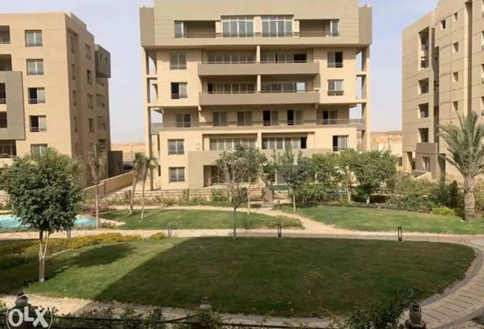 بأقساط متساوية اشتري بنتهاوس في كمبوند ذا سكوير صبور التجمع بمساحة 220 متر