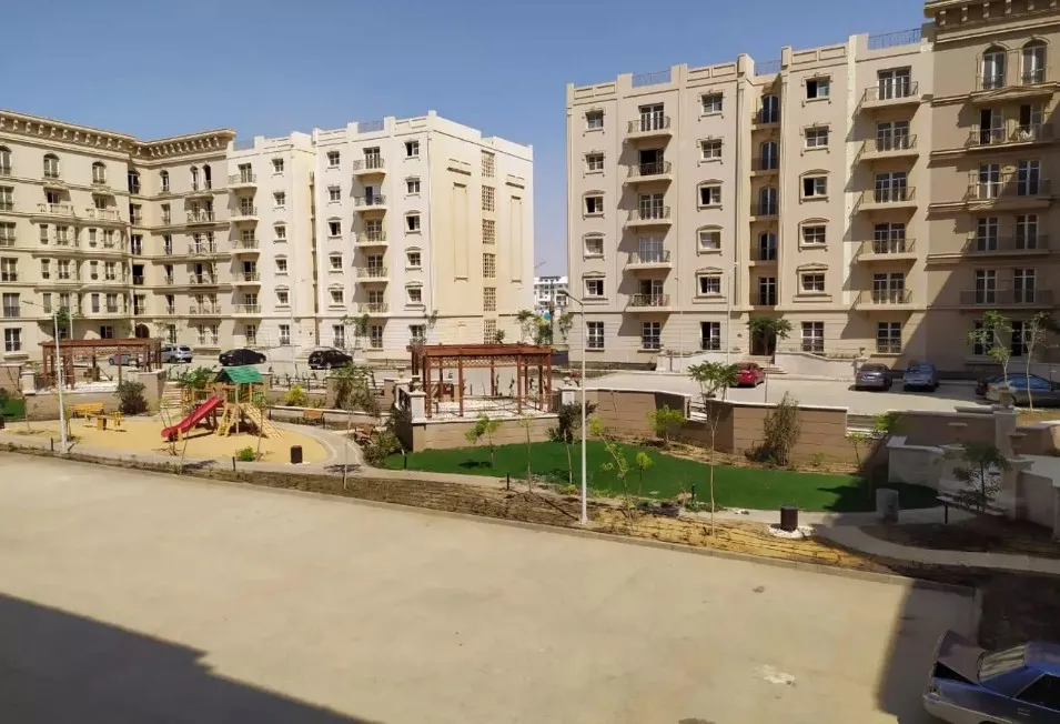 باقل من سعر السوق، بنتهاوس في هايد بارك القاهرة الجديدة 253 م نصف تشطيب