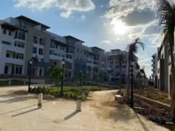 Lower of market, 253m² semi-finished penthouse in Hyde Park 5th Settlement