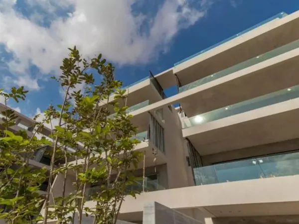 300m² Penthouse with attractive price and charming view in Lake View Residence Compound