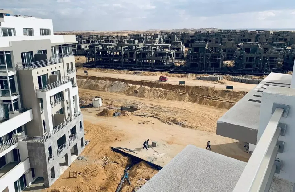 بنتهاوس لقطة للبيع 250 م في كمبوند هايد بارك القاهرة الجديدة بسعر خيالي