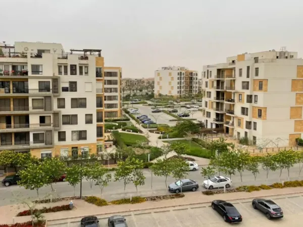 Lower of market, 291m² semi-finished penthouse in Eastown Compound