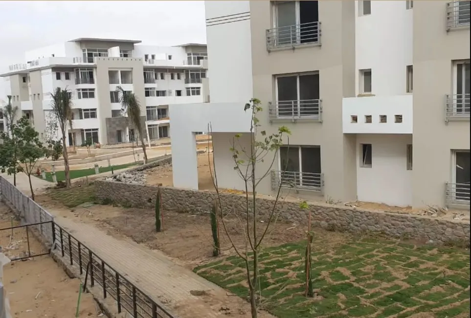 أرخص بنتهاوس 3 غرف إستلام فورى بتسهيلات 8 سنوات في هايد بارك التجمع